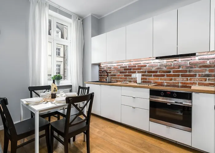 Old Town Apartment Garbary By Noclegi Renters